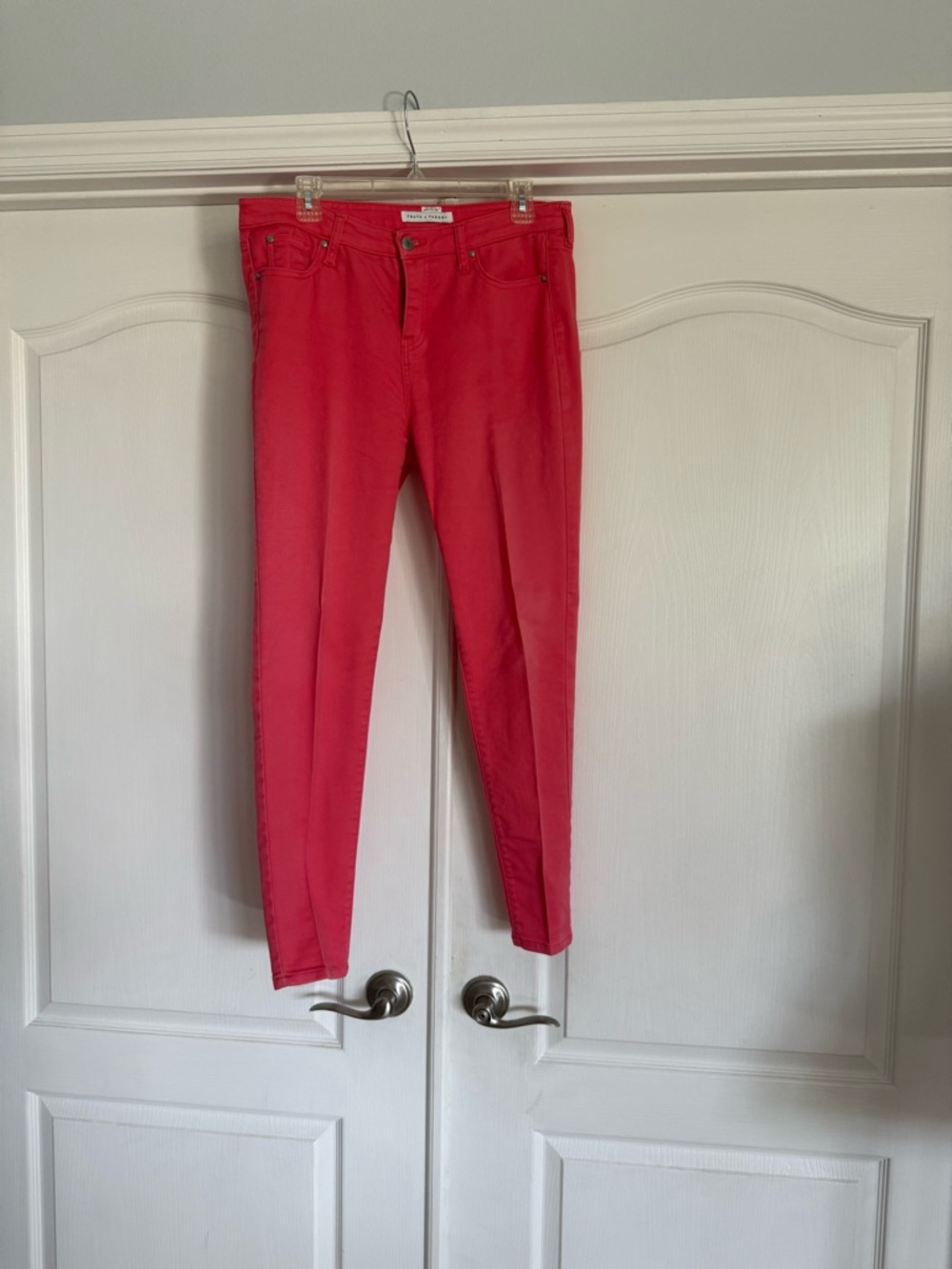 Bright Coral Skinny Jeans – Sleek High-Rise Style